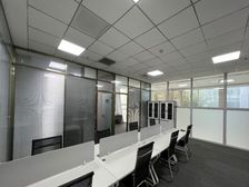 亦庄同济南路站口嘉捷125平精装带2隔间2元全含出租可註册