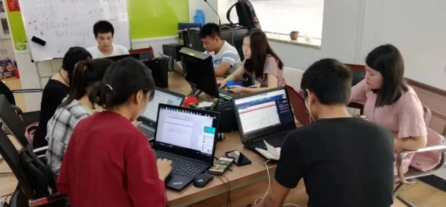 讲师直播运营方案_讲师直播运营工作内容_直播运营讲师