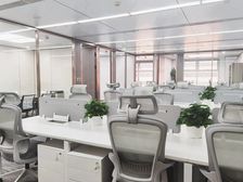 精装修并配备办公家具,3个独立办公室+17个工位+1 会议室