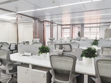 272㎡北3个独立办公室+17个工位+1会议室新精装带家具